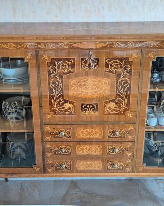 Mobili Maggiolino: Credenza, Tavolo e Cristalliera