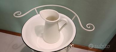 Set toilette da camera in stile vintage 