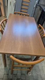 Tavolo in legno rettangolare 140x80cm con 4 sedie 