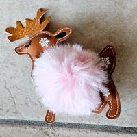 Portachiavi con renna e pon pon rosa fluffy 