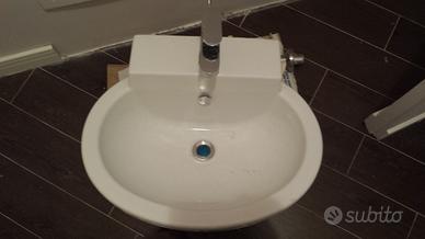 1 Lavandino sospeso da bagno come nuovo