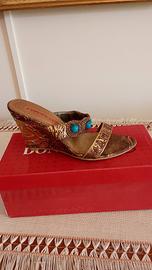 sandali eleganti con zeppa 