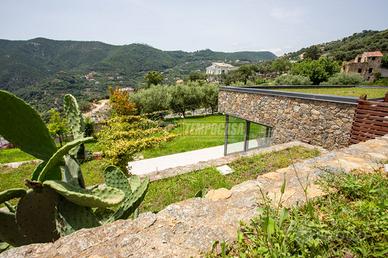 NOLI - VILLA INDIPENDENTE CON GIARDINO PRIVATO