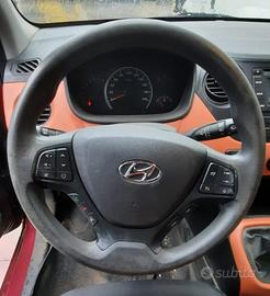 HYUNDAI I10 2014 - VOLANTE