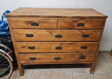 Antiquariato: cassettone '800