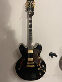 Epiphone Sheraton II Pro Ebony con custodia rigida