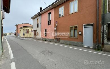 3 locali indipendente con box