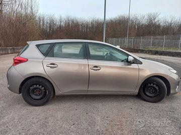 auto Toyota auris/d
