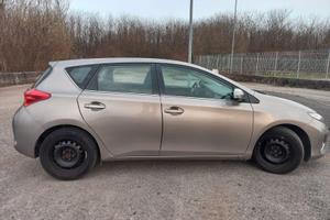 auto Toyota auris/d