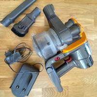 aspirapolvere dyson completo ma difettoso