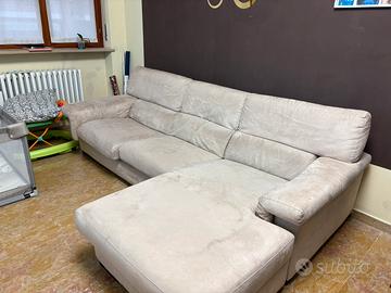 Mobile salotto, divano, vetrinetta