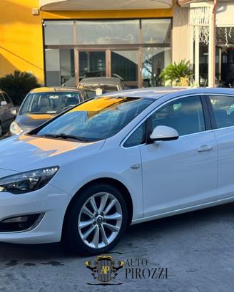 Opel Astra 1.6 CDTI MOD. COSMO del 2015 150000KM