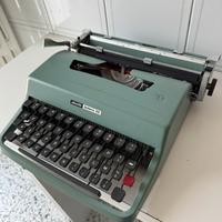 Macchina da scrivere Olivetti Lettera 32
