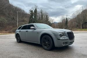 Cheysler 300 C. Valuto anche permute