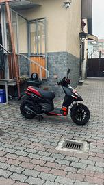 Aprilia sr motard 125