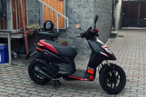 Aprilia sr motard 125