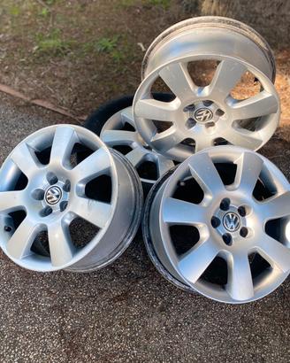 Cerchi originali r16 Golf 4