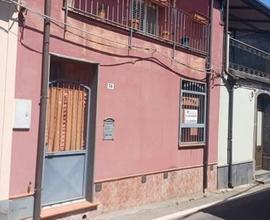 Casa singola su 2 livelli a Presa-Piedimonte Etneo