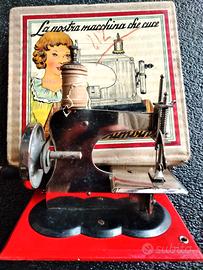 Vecchia macchina da cucire gioco anni "50".