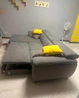 Divano angolare con letto estraibile e penisola