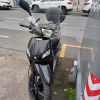 Scooter Peugeot tweet 150