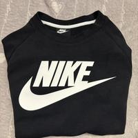 Felpa Nike nera con logo bianco sul petto Taglia M