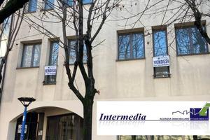 Immobile di 705 m² con più di 5 locali a Romano di