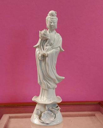 Statuetta Dea buddista Guanyin ceramica bianca