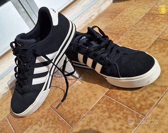 Scarpe Adidas uomo Daily nere e bianche 40 e 2/3