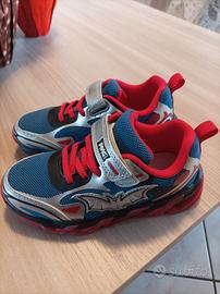 due paia di scarpe bambino n. 30