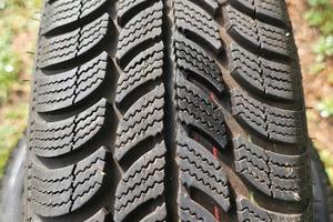 4 ruote R14 con cerchi in acciaio