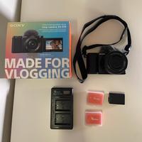 Sony ZV-E10 + kit lens+3 batterie+base di ricarica