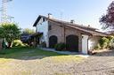 villa-con-giardino-privato-e-terreno
