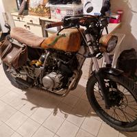 Moto scrambler Yamaha XT 600
