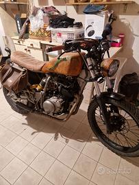 Moto scrambler Yamaha XT 600