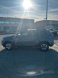 Dacia duster grigio 2023