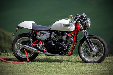 Triumph Thruxton 900
