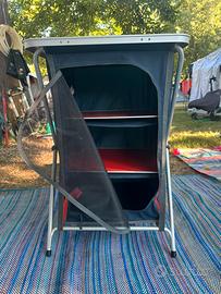 Mobiletto per campeggio