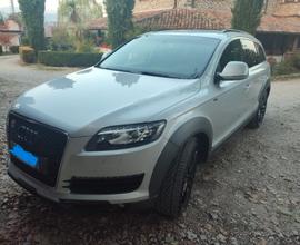 AUDI Q7 4.2 V8 tdi quattro 7 posti