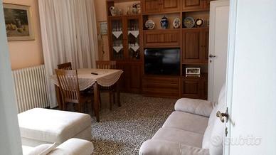 Villa di 125 m² con 5 locali a Lucca