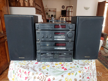 Stereo technics  alta fedeltà, con due diffusori.