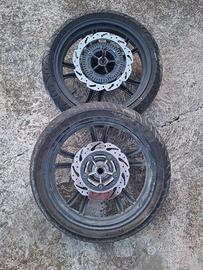 Cerchi e gomme Sym 200