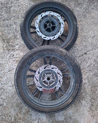 Cerchi e gomme Sym 200