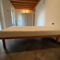 Letto alla francese (materasso + rete a doghe)