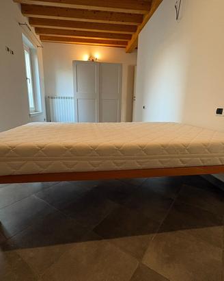 Letto alla francese (materasso + rete a doghe)