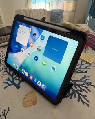 Apple Ipad Air 11 pollici M4 con magic keybord