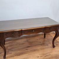 Scrivania classica in legno stile Luigi XV con pia
