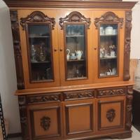 sala da pranzo,credenza,mobili,tavolo,sedie,specch