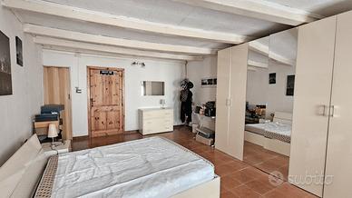 Pressi Piazza Tola - Semi indipendente