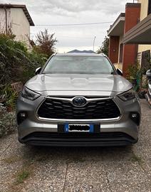Toyota Highlander 43500km 2.5H AWD-i E-CVT Trend